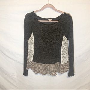 Hem and Thread Soft Lace and Plaid Blouse